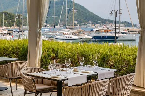 Hotel restaurant