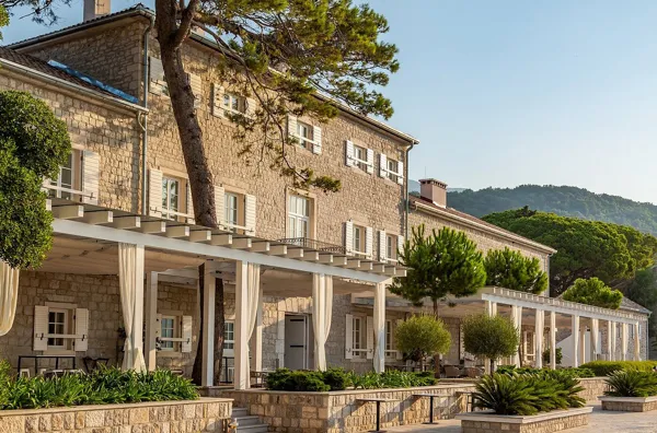Hotel Marina Lazure exterior